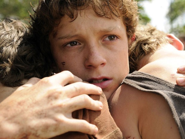 Tom Holland no filme "O Impossível" (2012)