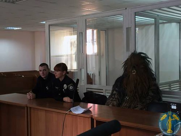 Chewbacca é preso por dirigir sem carteira na Ucrânia
