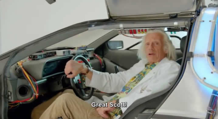 Dr. Emmett Brown tem uma mensagem do futuro para você