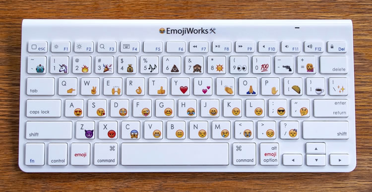 teclado físico com Emojis