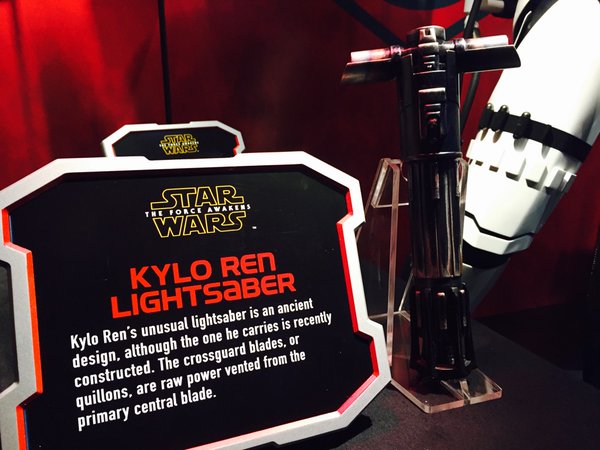 Exposição explica o sabre de luz de Kylo Ren de Star Wars: O Despertar da Força