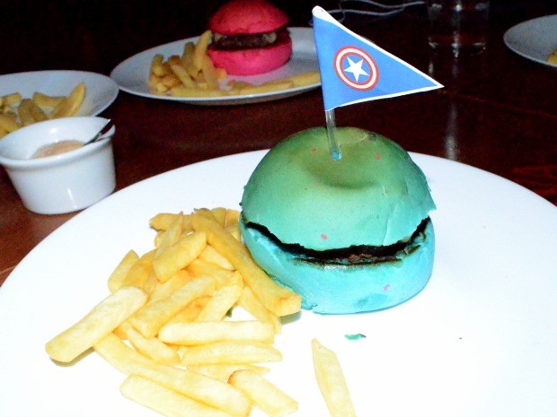 Hamburgueria do Acre cria hamburguer do Capitão América