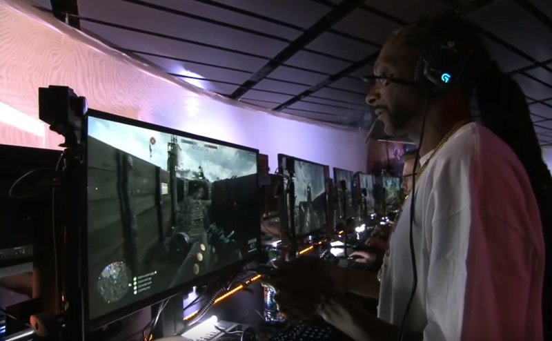 [E32016] Snoop Dogg é flagrado fumando um baseado enquanto joga Battlefield 1