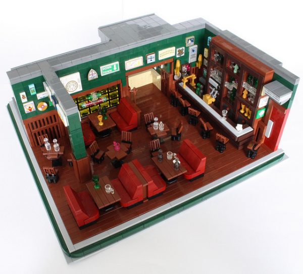 mclarens-bar-pub-how-i-met-your-mother-lego-5